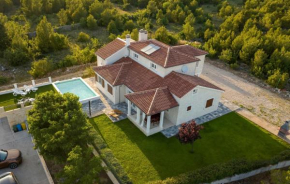 Whitestone Villa